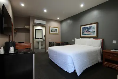Photo 4 - Dunes Inn - Wilshire