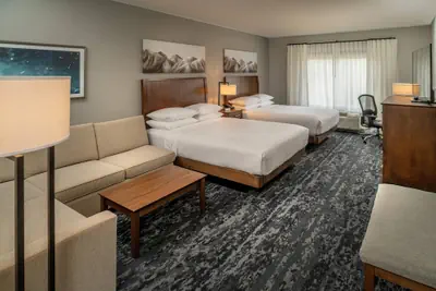 Photo 4 - Delta Hotels by Marriott Huntington Mall