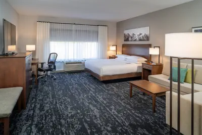Photo 5 - Delta Hotels by Marriott Huntington Mall