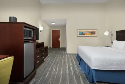 Photo 5 - Hampton Inn Syracuse Clay
