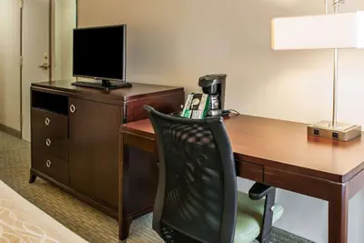 Photo 5 - Comfort Inn Bloomington near University
