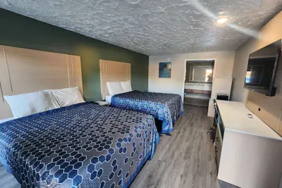 Photo 4 - Americas Best Value Inn Longview