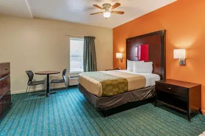 Photo 5 - Econo Lodge Inn & Suites Granite City - St. Louis