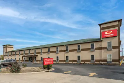 Photo 2 - Econo Lodge Inn & Suites Granite City - St. Louis