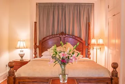 Photo 5 - Justine Inn Savannah