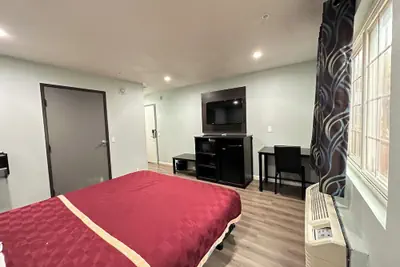 Photo 5 - Express Inn & Suites