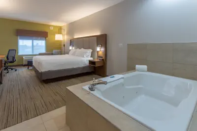 Photo 4 - Holiday Inn Express Indianapolis - Southeast by IHG