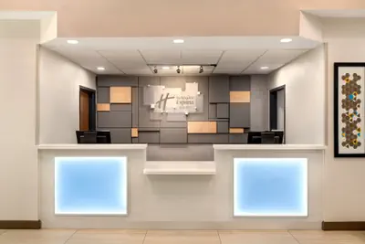 Photo 3 - Holiday Inn Express & Suites Pembroke Pines-Sheridan St by IHG