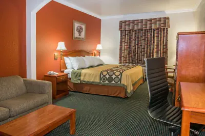 Photo 5 - Super 8 by Wyndham Brookshire TX