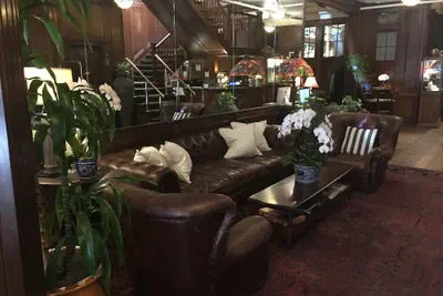 Photo 5 - Park Plaza Hotel