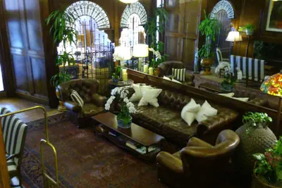 Photo 4 - Park Plaza Hotel