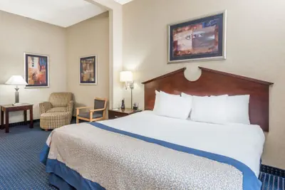 Photo 5 - Wingate by Wyndham Erie