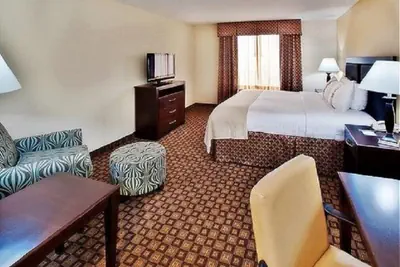 Photo 2 - Holiday Inn Quincy East by IHG