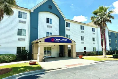 Photo 2 - Candlewood Suites Savannah Airport by IHG