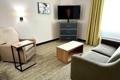 Photo 5 - Candlewood Suites Savannah Airport by IHG