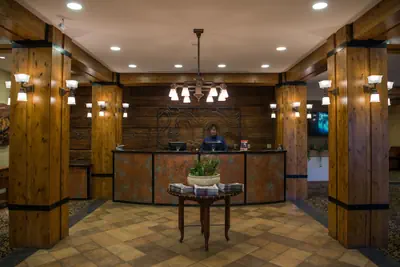Photo 3 - The Lodge at Mountaineer Square, A Vail Resorts Property