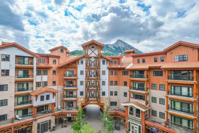 Photo 2 - The Lodge at Mountaineer Square, A Vail Resorts Property