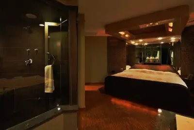 Photo 5 - The Champagne Lodge & Luxury Suites