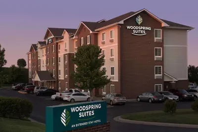 Photo 2 - WoodSpring Suites Kansas City Lenexa