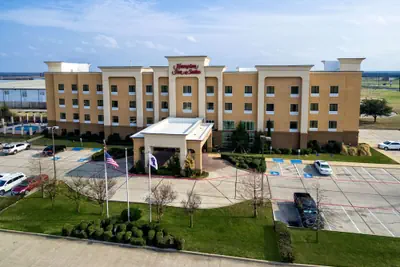 Photo 2 - Hampton Inn Corsicana