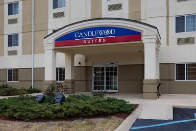 Photo 2 - Candlewood Suites Pearl by IHG