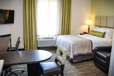 Photo 3 - Candlewood Suites Pearl by IHG