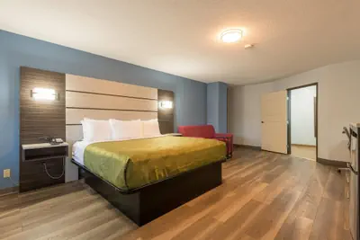 Photo 3 - Quality Inn & Suites Manitou Springs at Pikes Peak