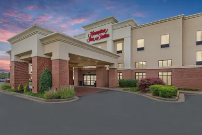 Photo 2 - Hampton Inn & Suites Madisonville