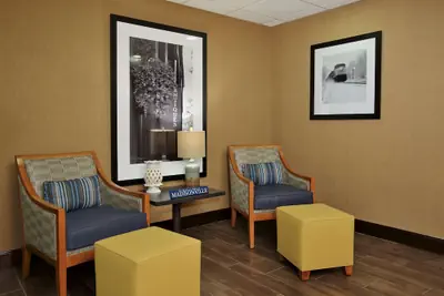 Photo 5 - Hampton Inn & Suites Madisonville
