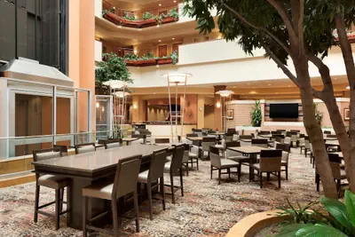 Photo 4 - Embassy Suites Omaha-La Vista/Hotel & Conference Center