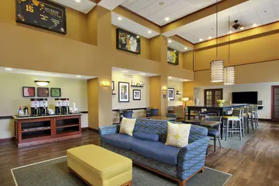 Photo 3 - Hampton Inn & Suites Murray
