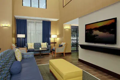 Photo 4 - Hampton Inn & Suites Murray
