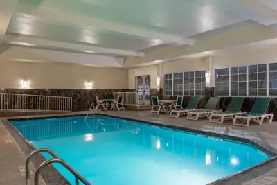 Photo 2 - La Quinta Inn & Suites by Wyndham Dodge City