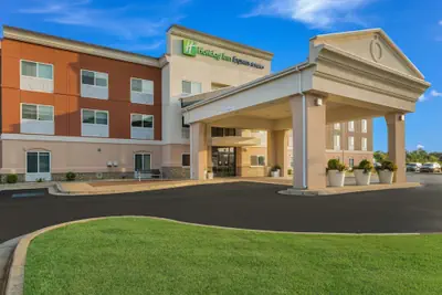 Photo 2 - Holiday Inn Express Hotel & Suites Jasper by IHG