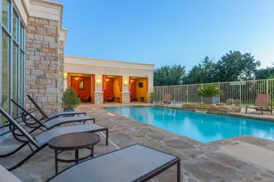 Photo 2 - Holiday Inn Temple-Belton by IHG