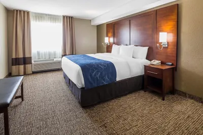 Photo 2 - Comfort Suites El Paso Airport