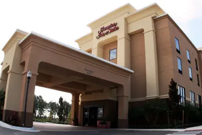 Photo 2 - Hampton Inn & Suites Orlando-John Young Pkwy/S. Park