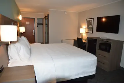 Photo 4 - Fun City Resort Hotel