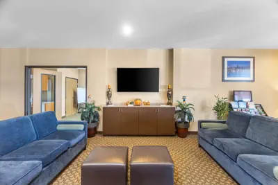 Photo 4 - Comfort Inn & Suites Sikeston I-55