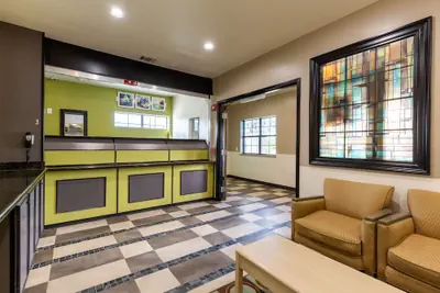 Photo 5 - Studio 6 Bay City, TX