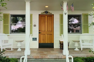 Photo 2 - Cottage Grove Inn