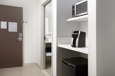 Photo 4 - Holiday Inn Express Jacksonville Beach by IHG