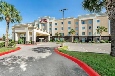 Photo 2 - Hampton Inn & Suites Corpus Christi I-37 - Navigation Blvd