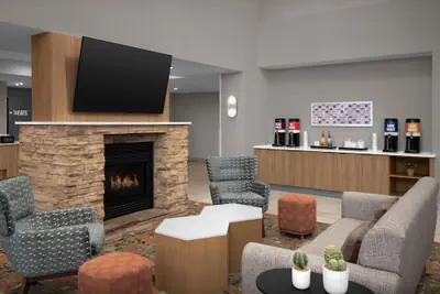 Photo 5 - Hampton Inn & Suites Phoenix Glendale-Westgate