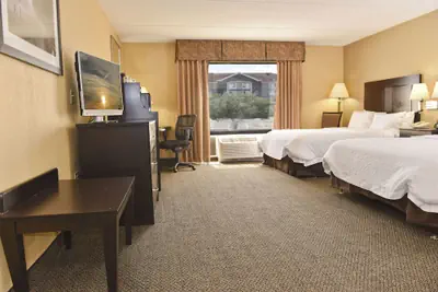 Photo 5 - Hampton Inn & Suites Alexandria