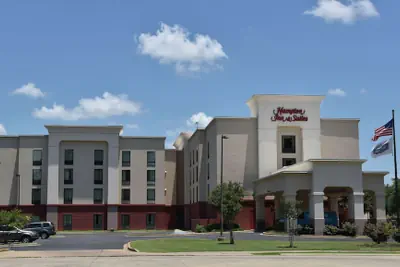 Photo 2 - Hampton Inn & Suites Alexandria