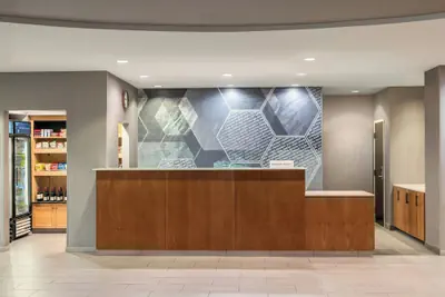 Photo 4 - SpringHill Suites by Marriott Fresno