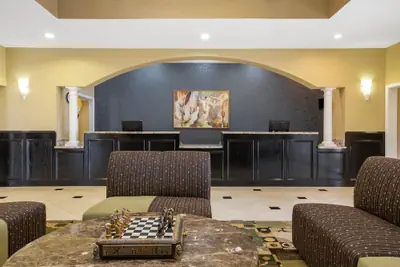 Photo 3 - La Quinta Inn & Suites by Wyndham Pearland - Houston South