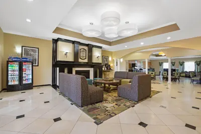 Photo 2 - La Quinta Inn & Suites by Wyndham Pearland - Houston South