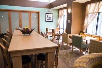 Photo 5 - Hampton Inn And Suites Madera